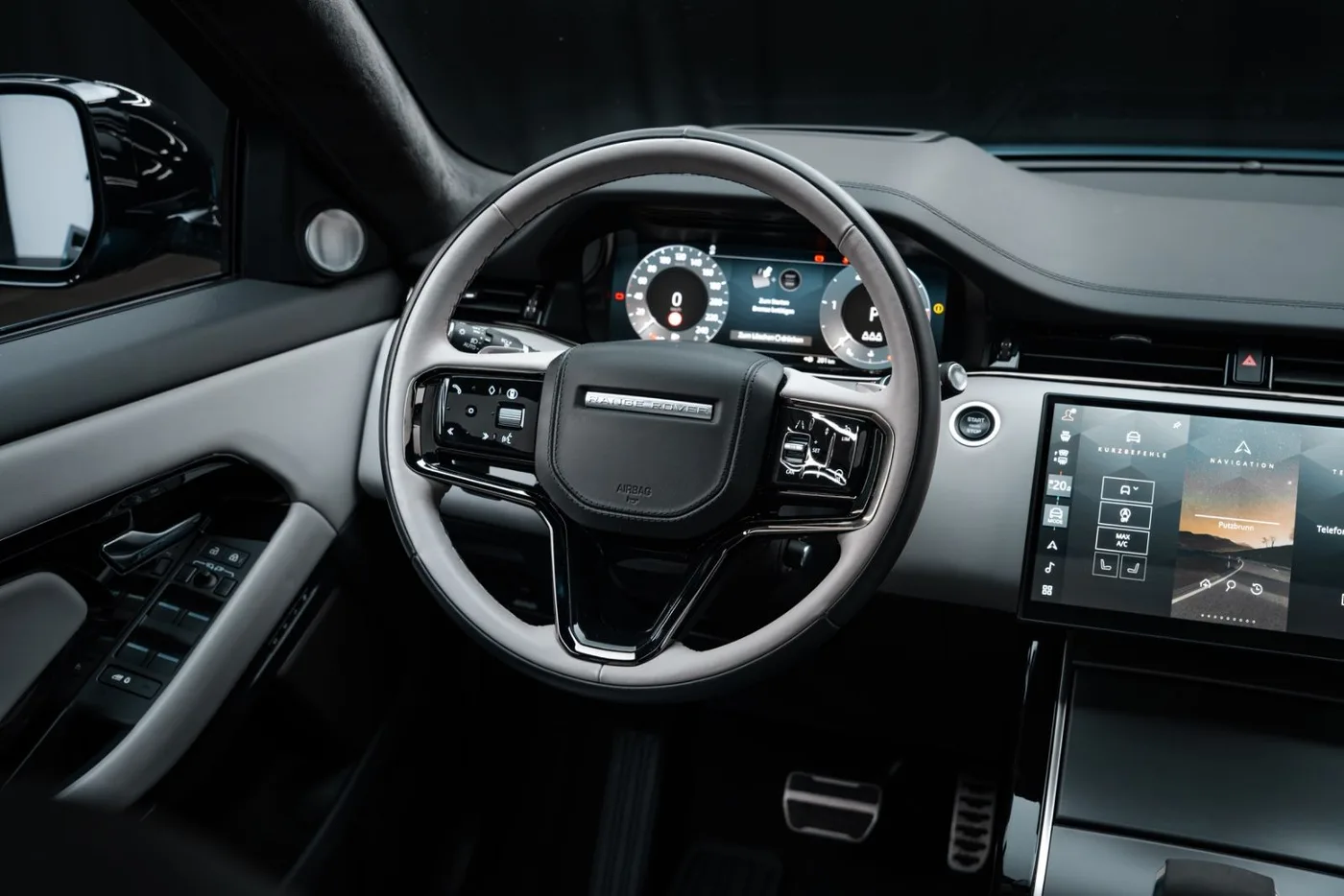 2023 Land Rover Range Rover Evoque Autobiography offered by a specialist dealer in Putzbrunn, Germany, photo 10 of 19