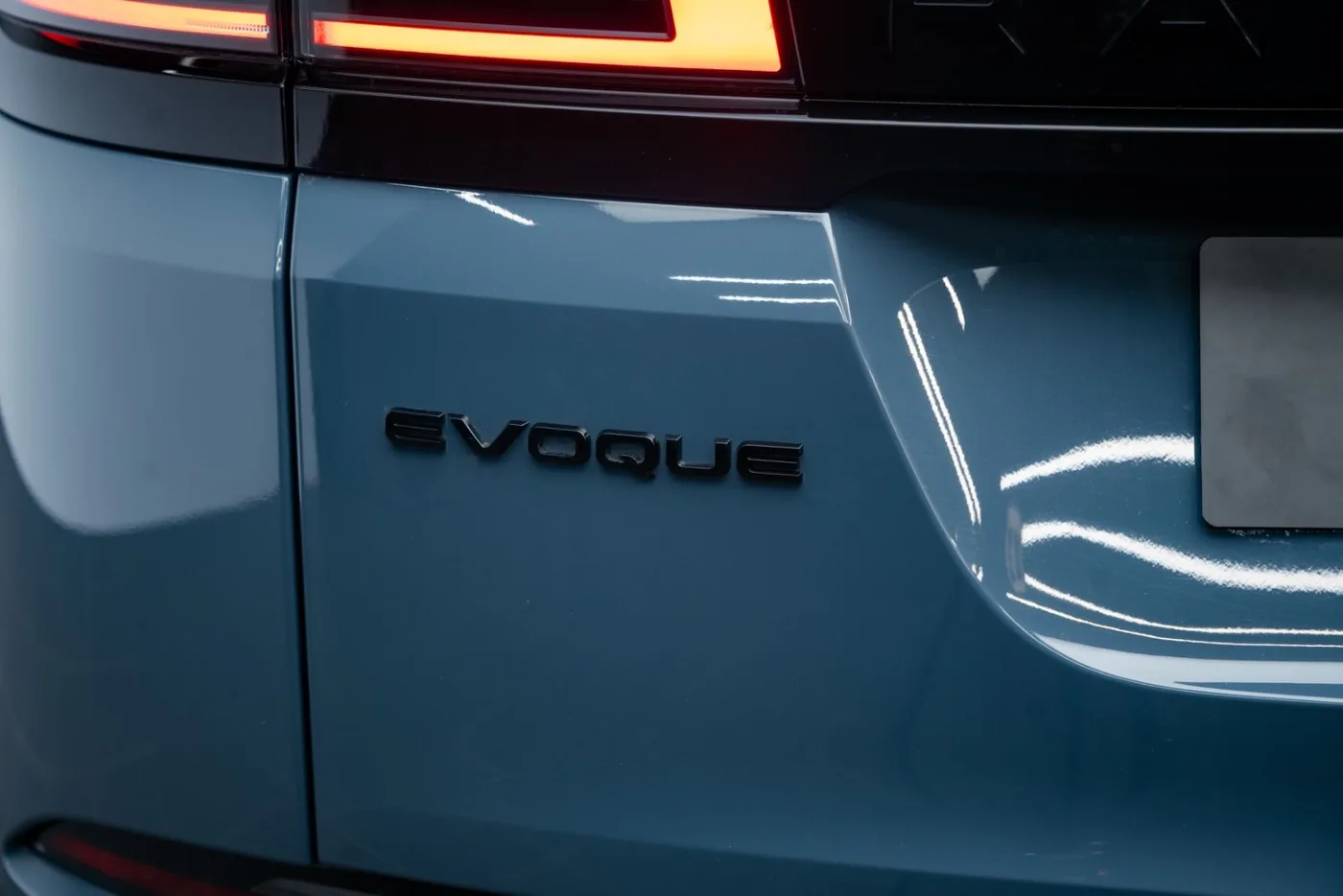 2023 Land Rover Range Rover Evoque Autobiography offered by a specialist dealer in Putzbrunn, Germany, photo 19 of 19