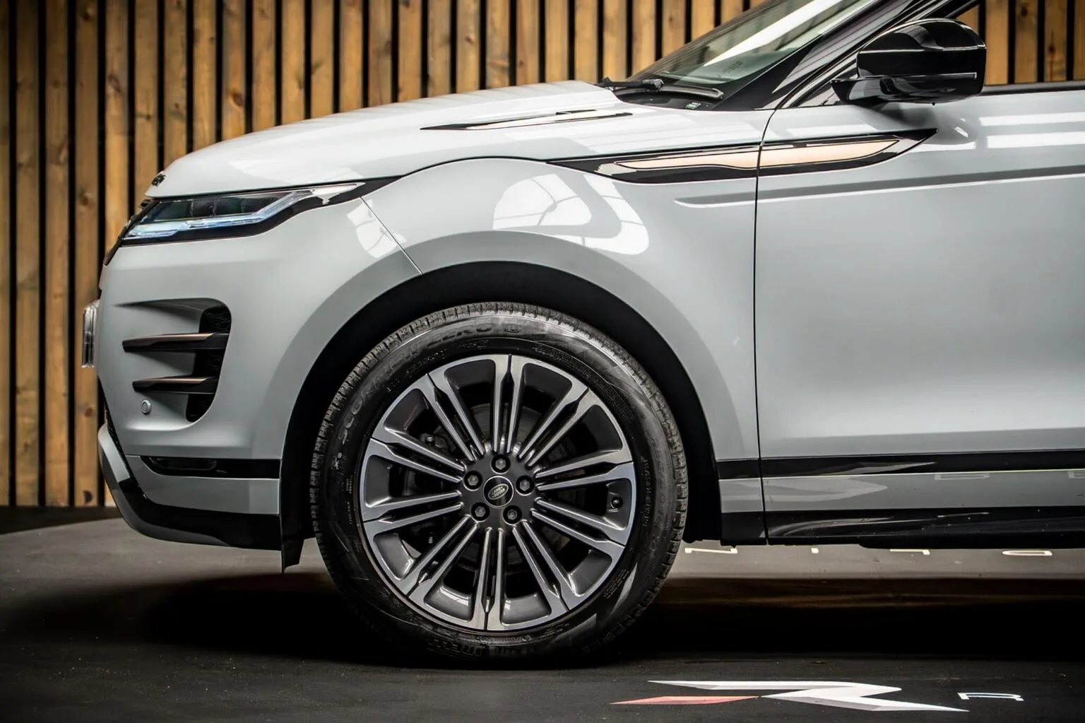 2023 Land Rover Range Rover Evoque D200 Dynamic HSE, 8/30