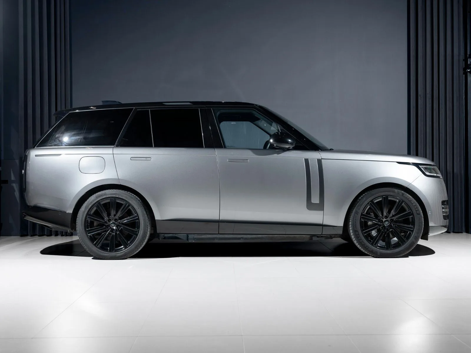 2023 Land Rover Range Rover, 2/21
