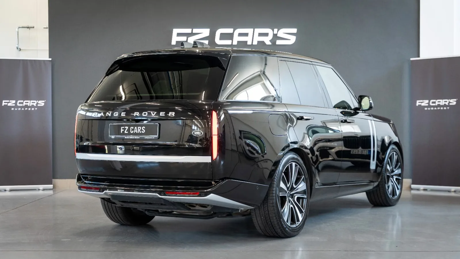 2023 Land Rover Range Rover First Edition, 3/13