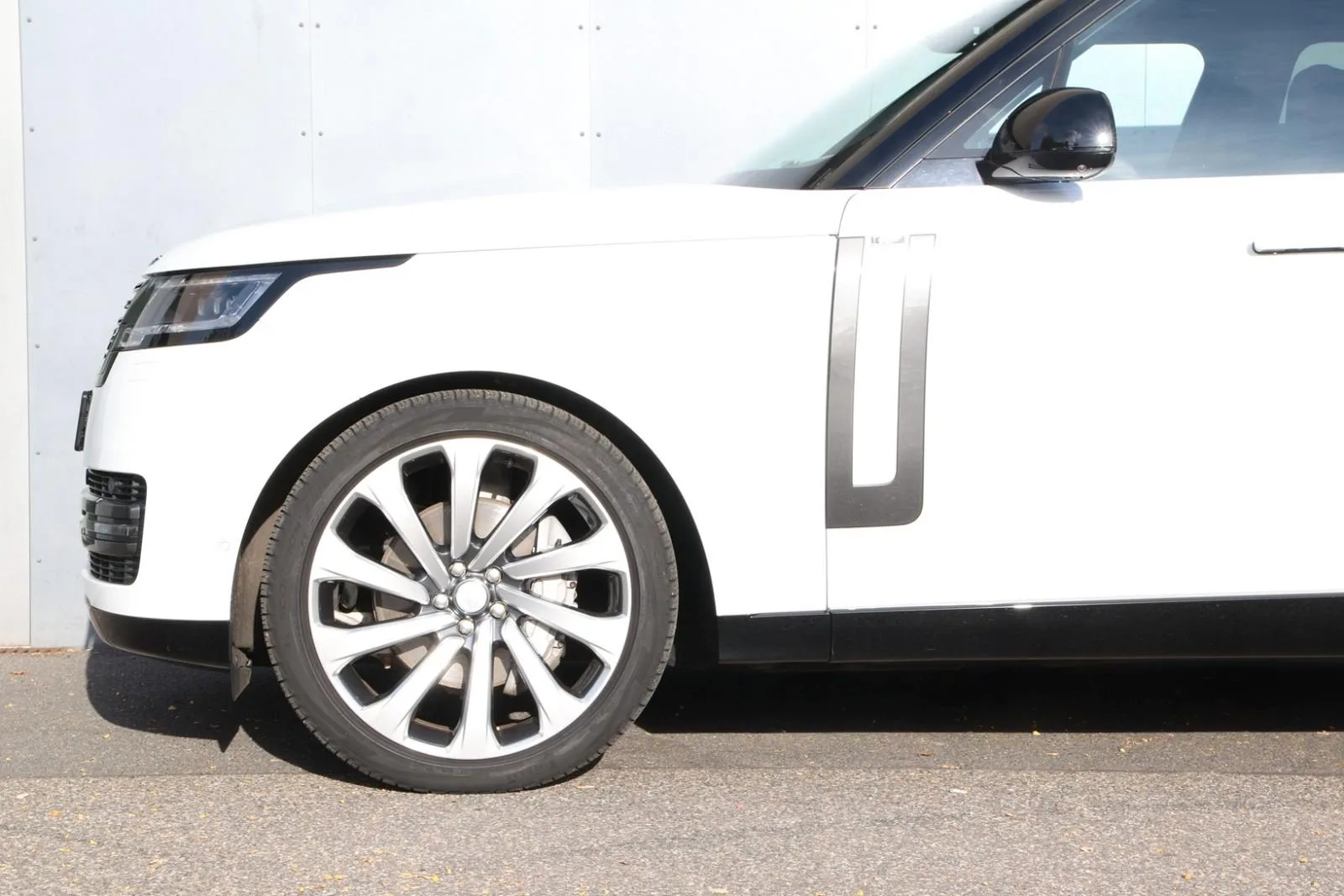 2023 Land Rover Range Rover D300 SE, 12/24