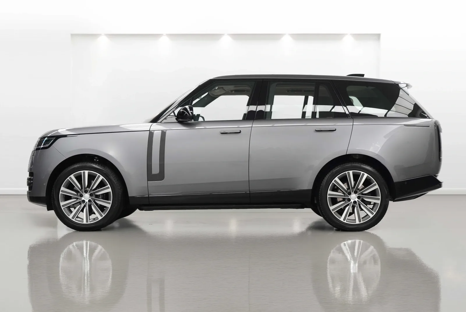 2023 Land Rover Range Rover P400 SE, 2/16