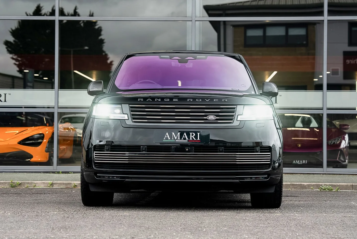 2023 Land Rover Range Rover SV P530, long angeboten von einem Supersportwagenhändler in Preston, Vereinigtes Königreich, Foto 4 von 25