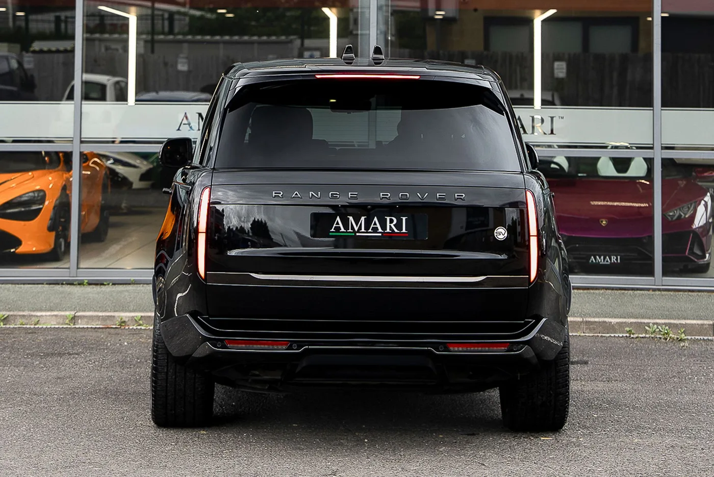 2023 Land Rover Range Rover SV P530, long angeboten von einem Supersportwagenhändler in Preston, Vereinigtes Königreich, Foto 7 von 25