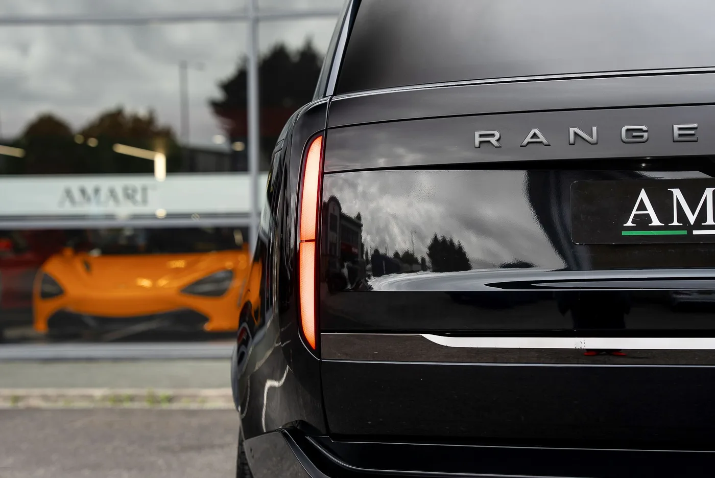 2023 Land Rover Range Rover SV P530, long angeboten von einem Supersportwagenhändler in Preston, Vereinigtes Königreich, Foto 8 von 25
