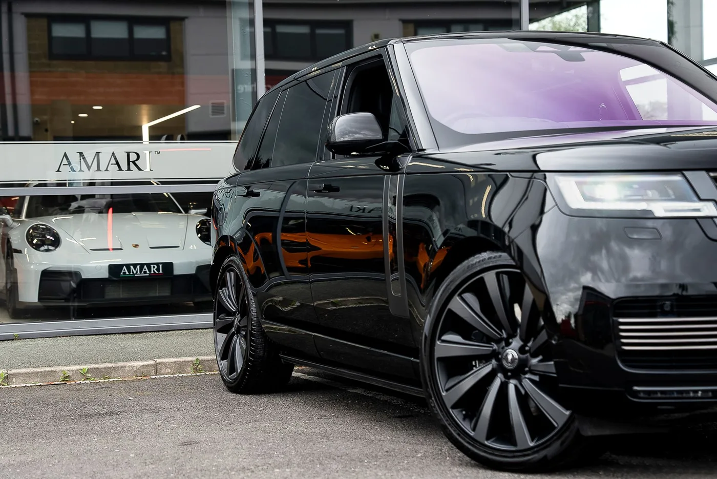 2023 Land Rover Range Rover SV P530, long angeboten von einem Supersportwagenhändler in Preston, Vereinigtes Königreich, Foto 9 von 25