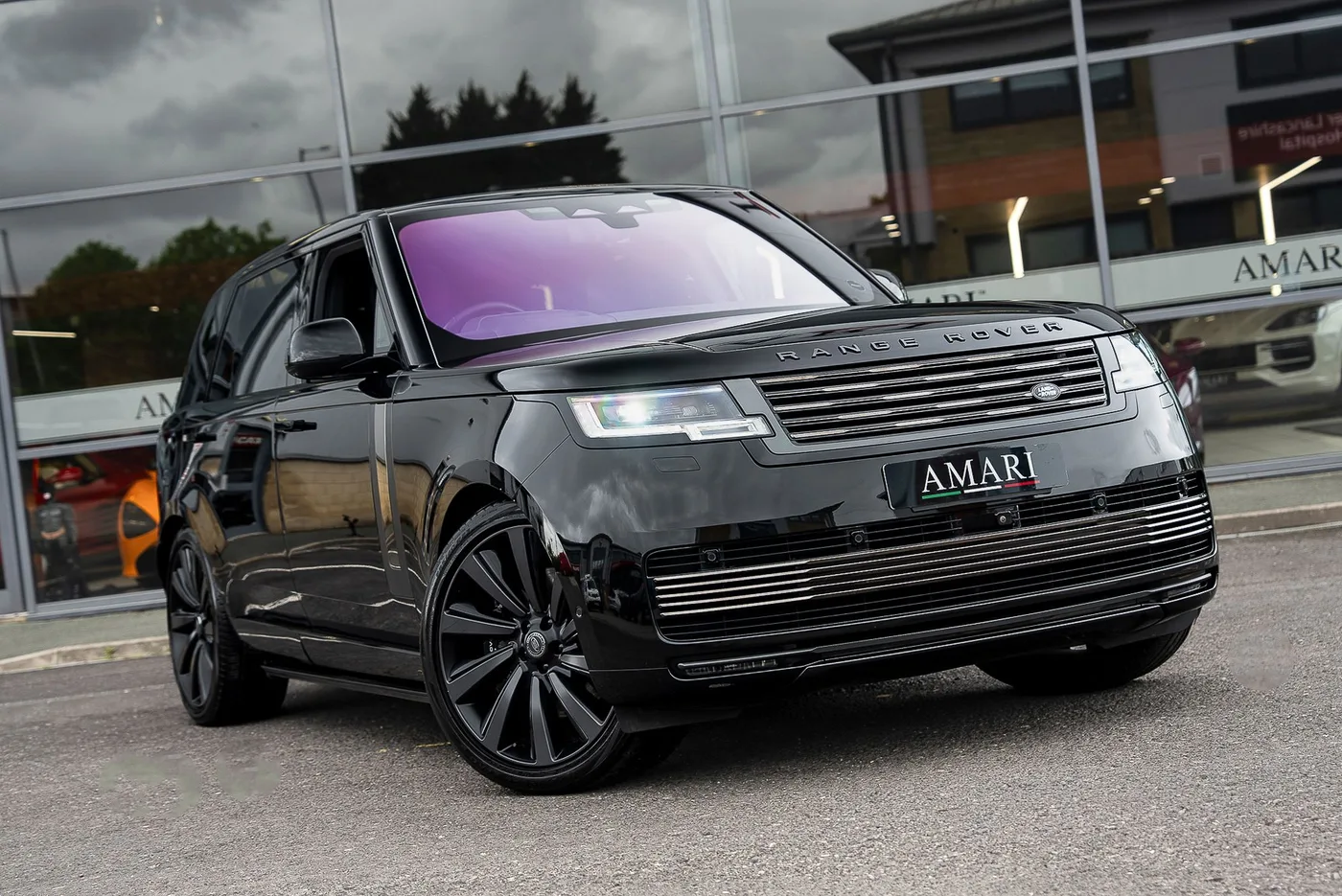 2023 Land Rover Range Rover SV P530, long angeboten von einem Supersportwagenhändler in Preston, Vereinigtes Königreich, Foto 10 von 25