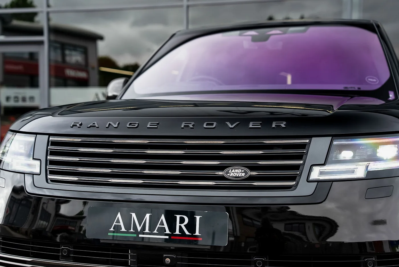 2023 Land Rover Range Rover SV P530, long angeboten von einem Supersportwagenhändler in Preston, Vereinigtes Königreich, Foto 11 von 25