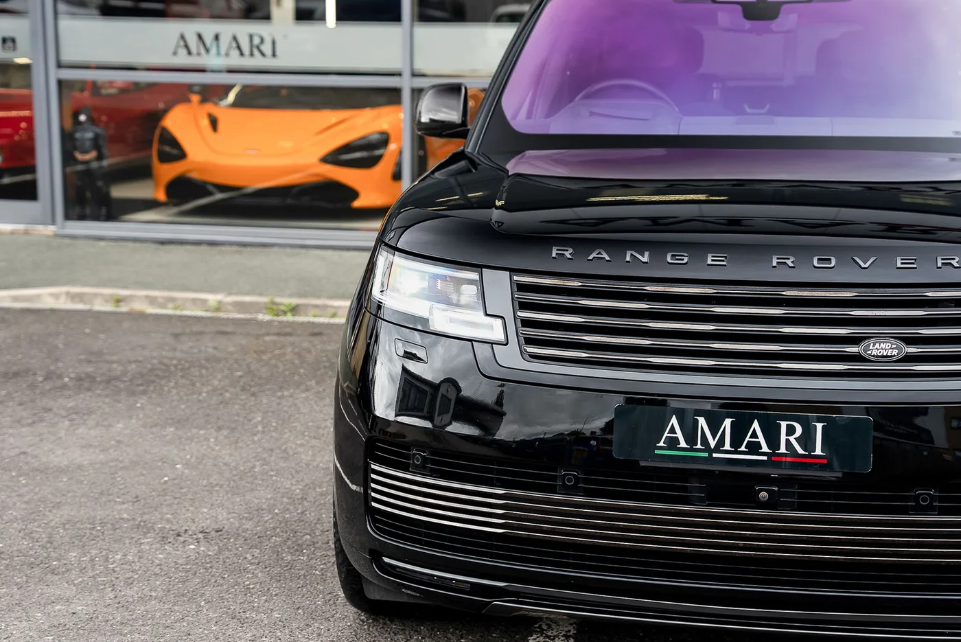 2023 Land Rover Range Rover SV P530, long angeboten von einem Supersportwagenhändler in Preston, Vereinigtes Königreich, Foto 12 von 25