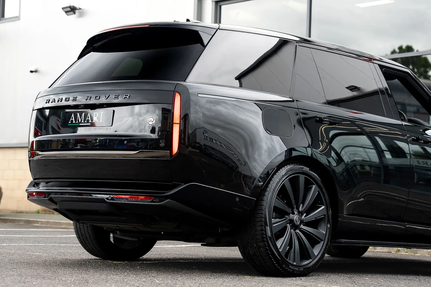 2023 Land Rover Range Rover SV P530, long angeboten von einem Supersportwagenhändler in Preston, Vereinigtes Königreich, Foto 15 von 25