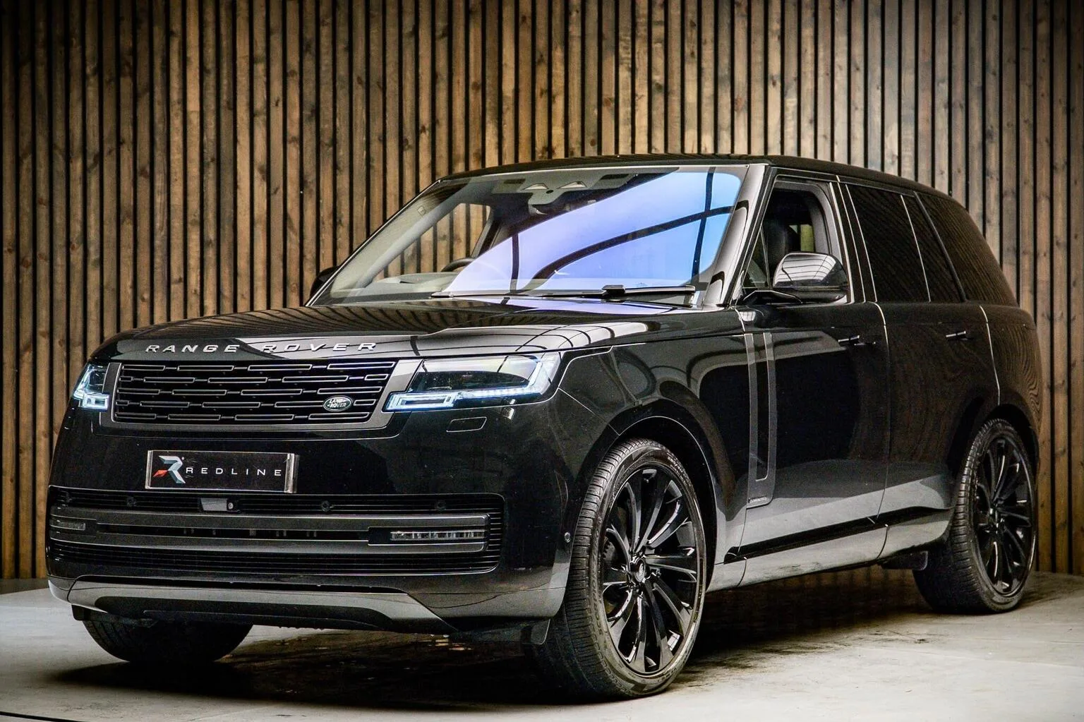 2023 Land Rover Range Rover D350 Autobiography proposée par un concessionnaire spécialisé à Knaresborough, Royaume-Uni, photo principale