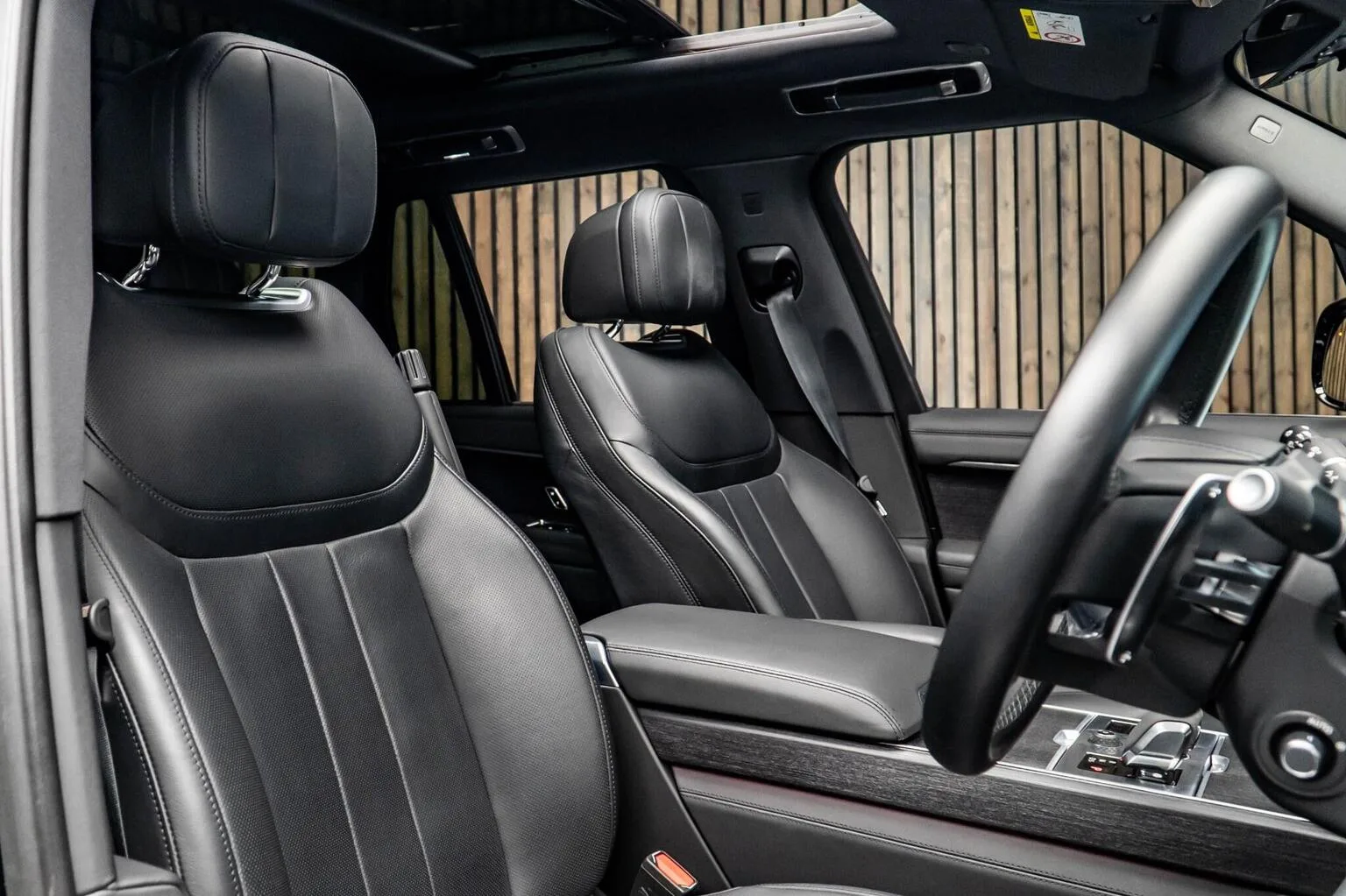 2023 Land Rover Range Rover D350 Autobiography, 2/30