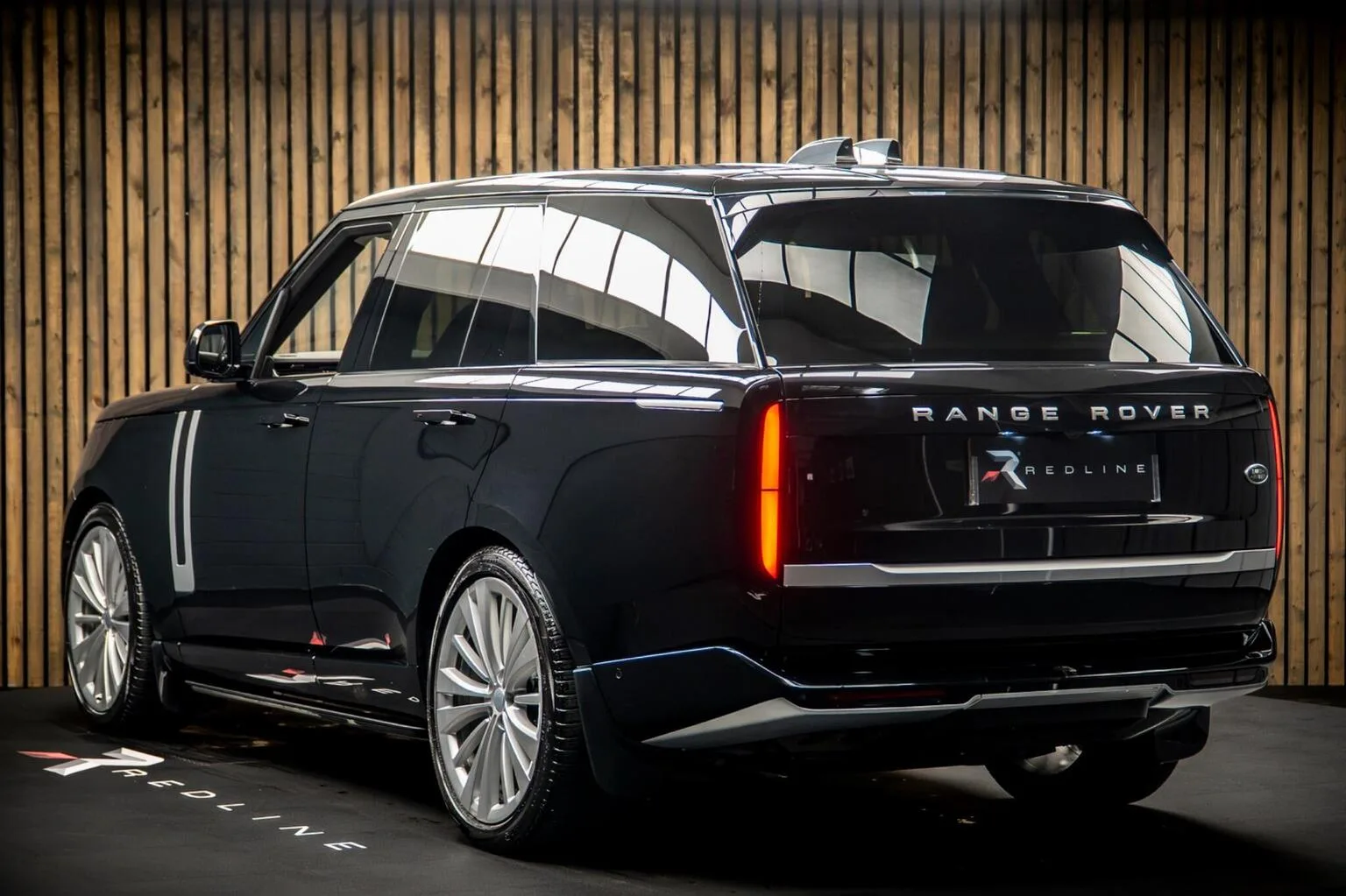 2023 Land Rover Range Rover D350 First Edition, 3/30