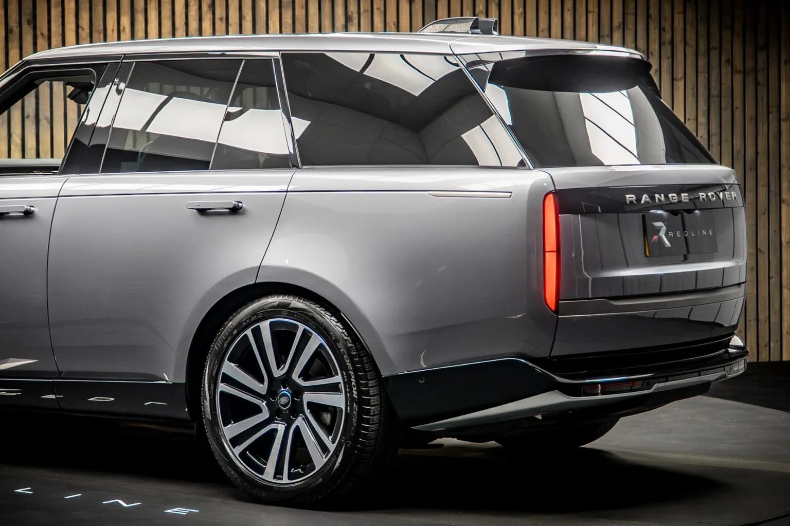 2023 Land Rover Range Rover D350 SE, 16/30