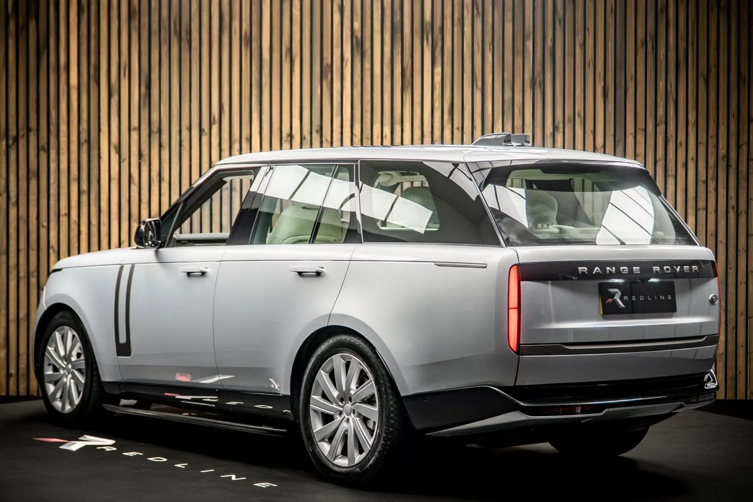 2023 Land Rover Range Rover D300 SE, 3/30