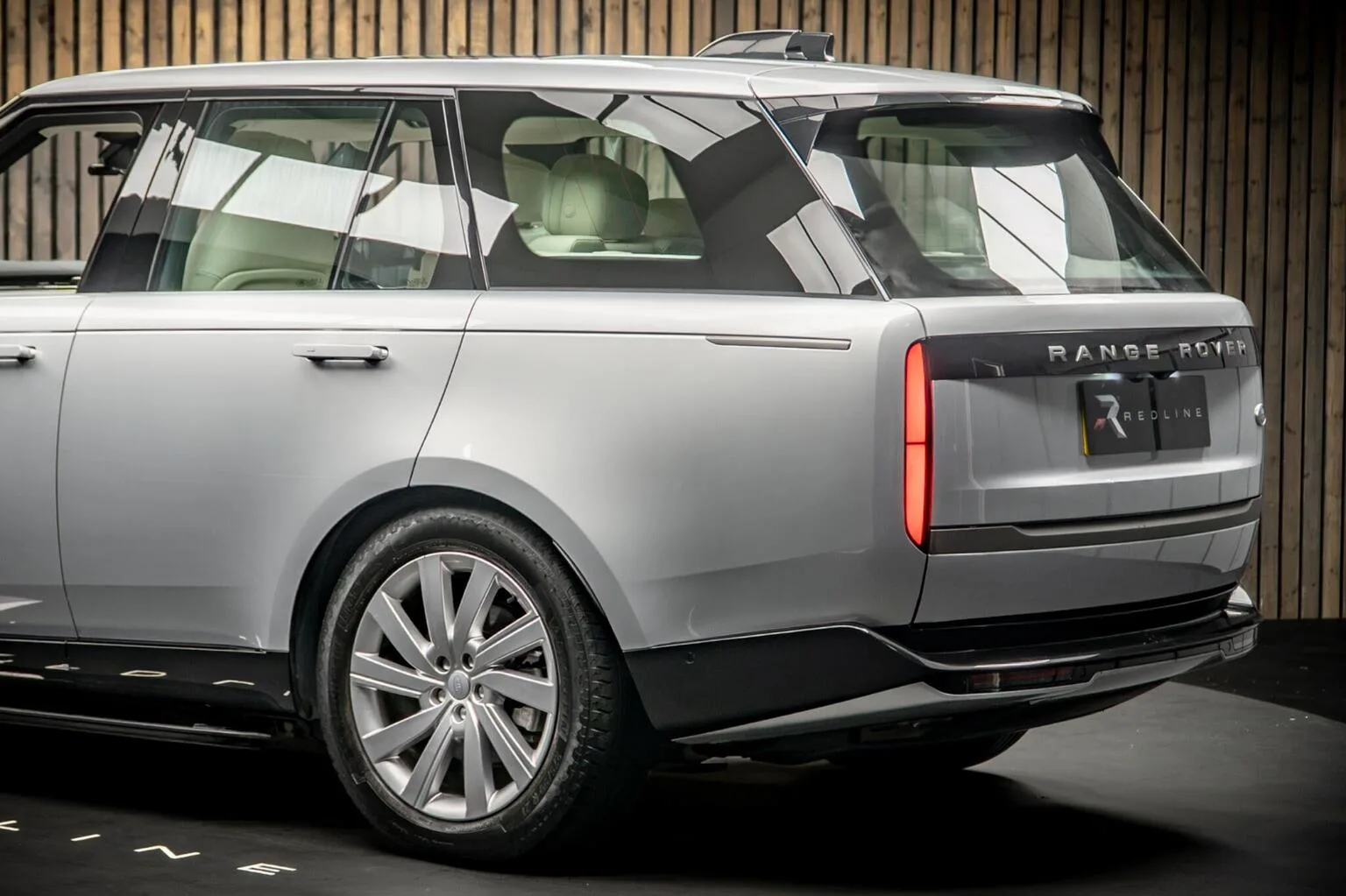 2023 Land Rover Range Rover D300 SE, 15/30