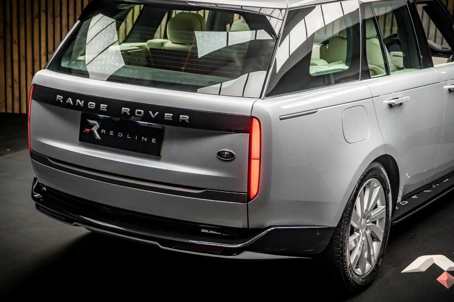 2023 Land Rover Range Rover D300 SE, 18/30
