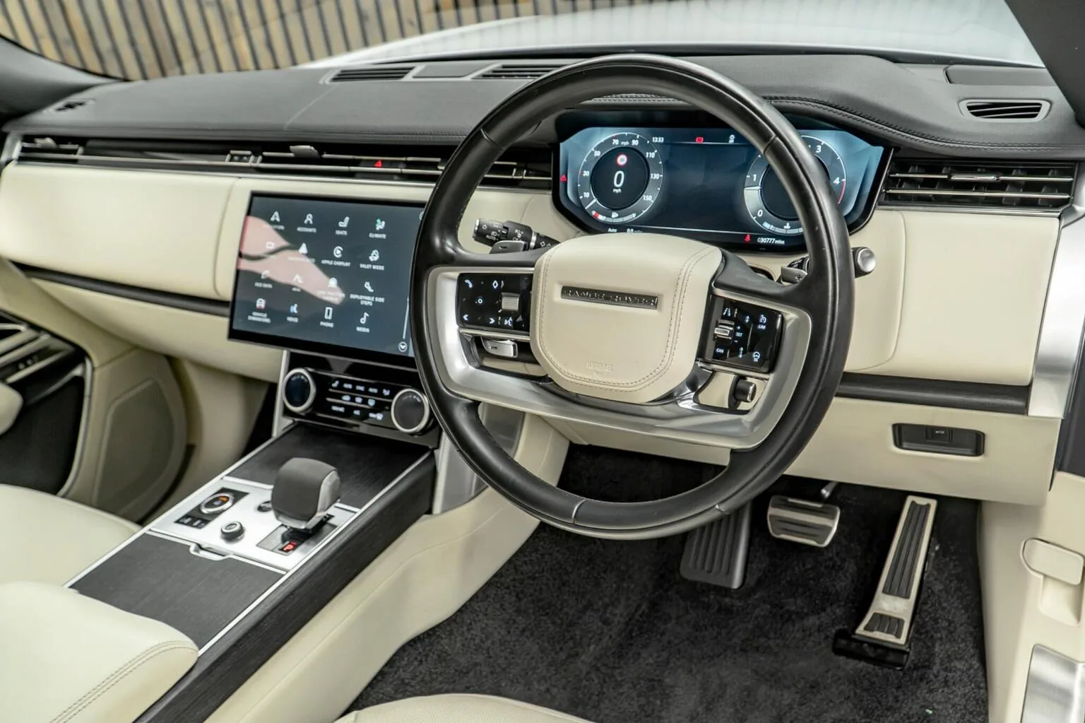 2023 Land Rover Range Rover D300 SE, 19/30