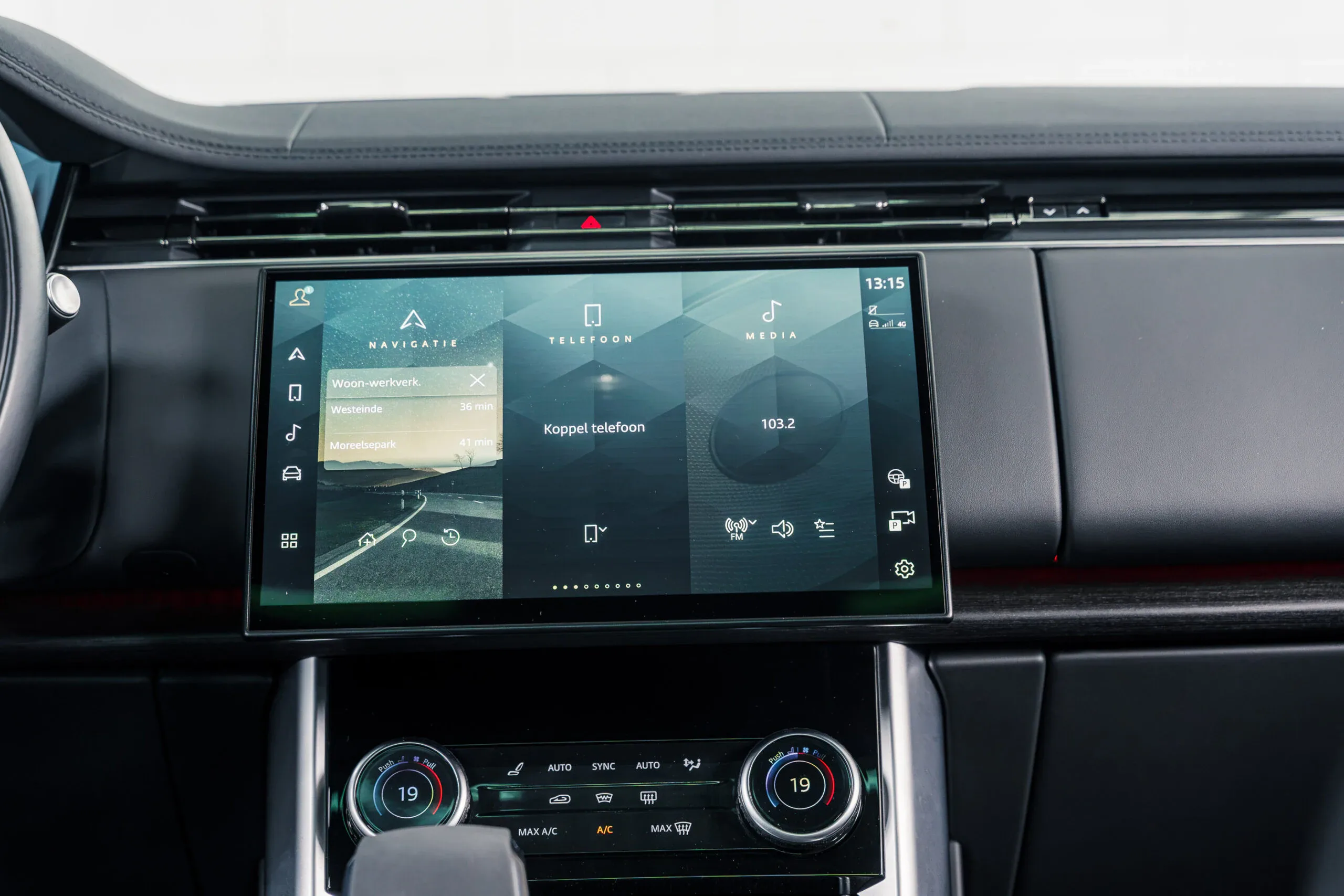 2023 Land Rover Range Rover P510e, 27/30
