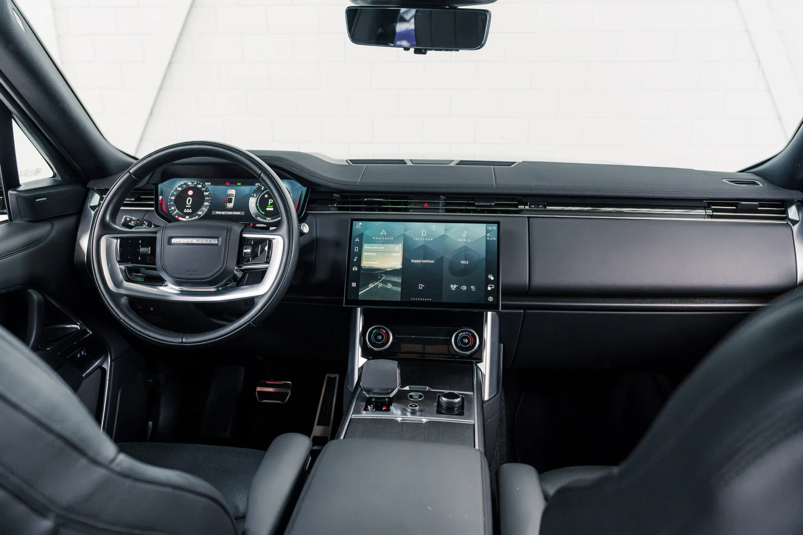 2023 Land Rover Range Rover P510e, 29/30