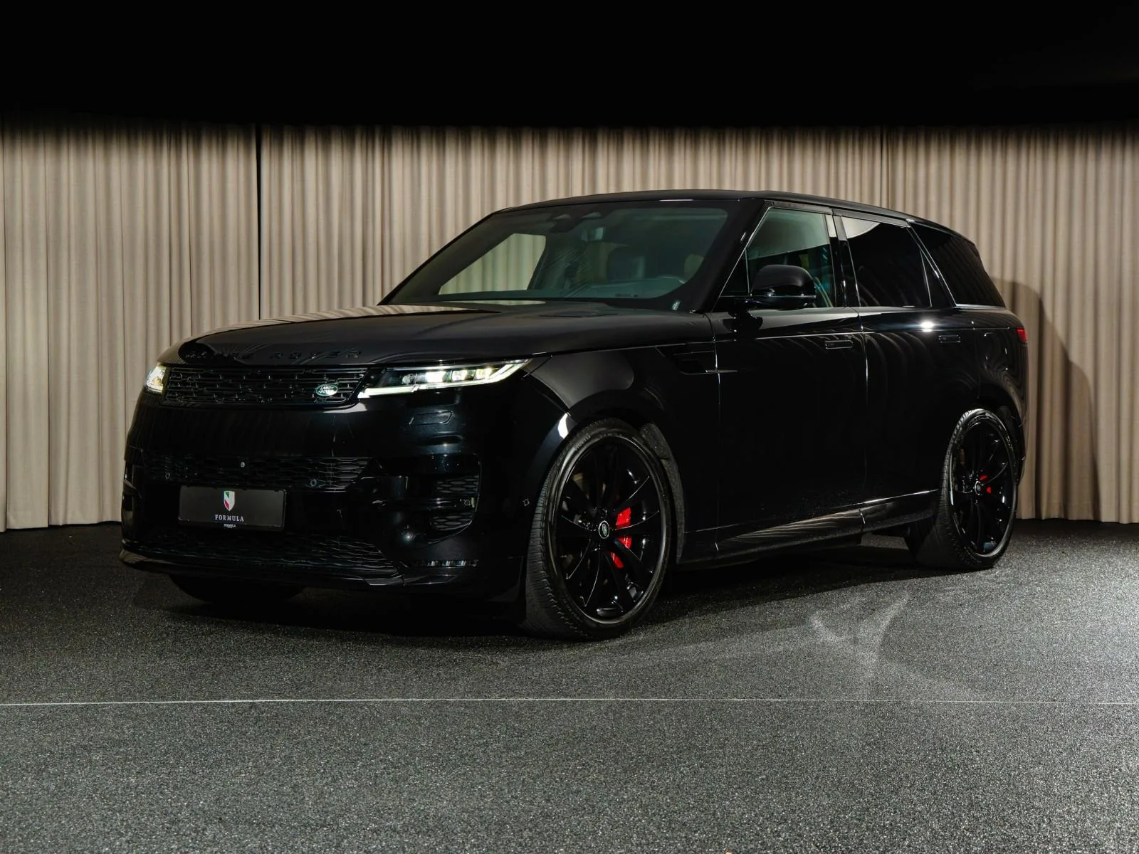 2023 Land Rover Range Rover Sport proposée par un concessionnaire spécialisé à Kongens Lyngby, Danemark, photo principale