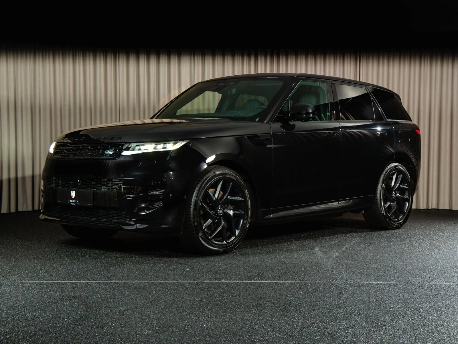 2023 Land Rover Range Rover Sport proposée par un concessionnaire spécialisé à Kongens Lyngby, Danemark, photo principale
