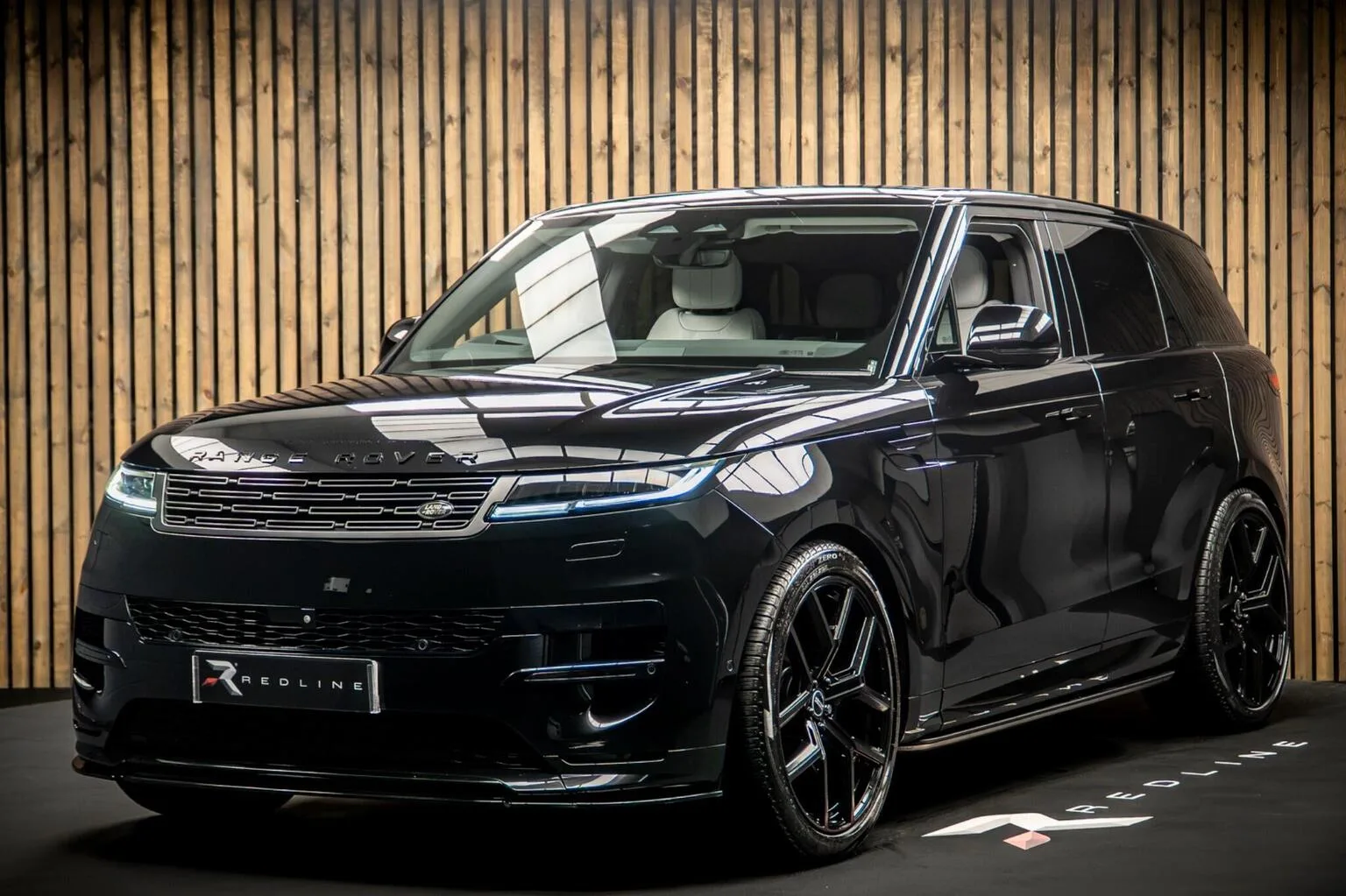 2023 Land Rover Range Rover Sport P400 Dynamic SE offered by a specialist dealer in Knaresborough, United Kingdom, main photo