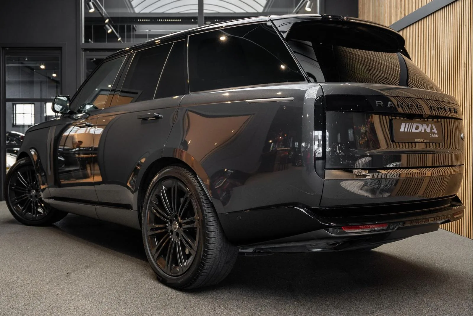 2023 Land Rover Range Rover SV P530, 5/30