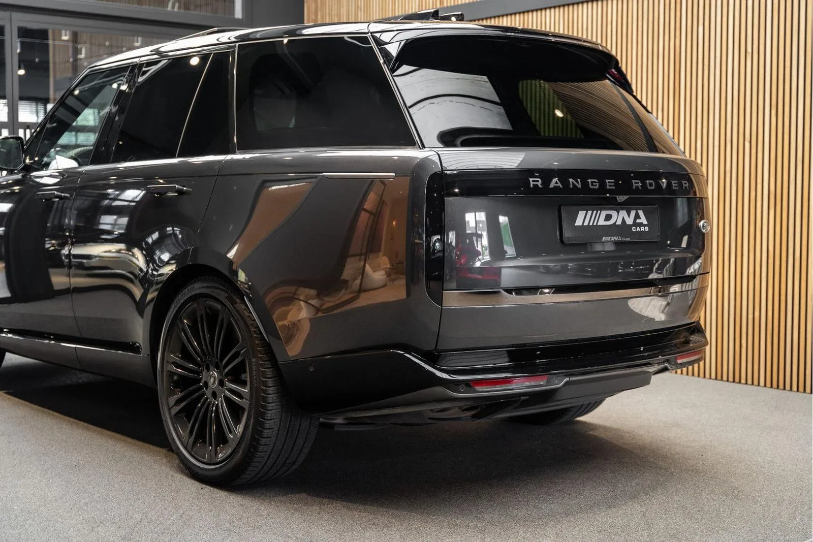 2023 Land Rover Range Rover SV P530, 12/30