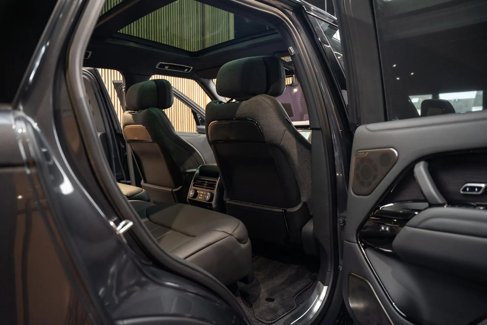 2023 Land Rover Range Rover SV P530, 29/30