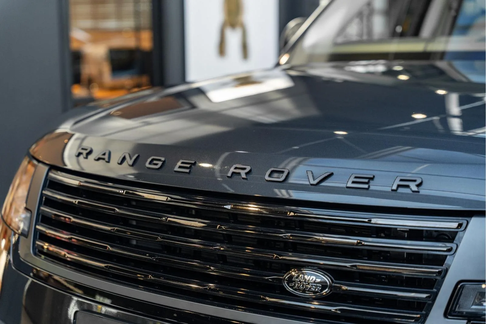2023 Land Rover Range Rover SV P550e, 16/30