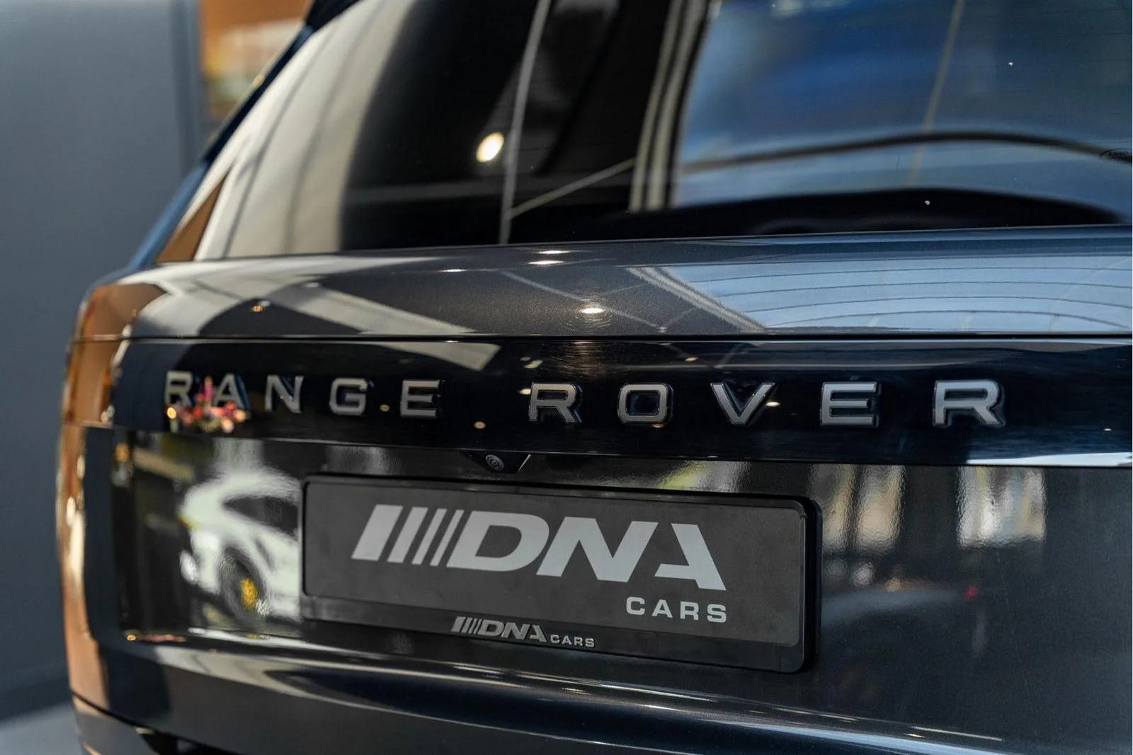 2023 Land Rover Range Rover SV P550e, 18/30