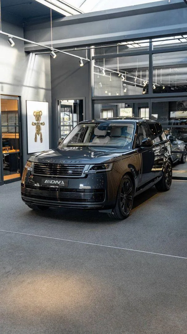 2023 Land Rover Range Rover SV P550e, 21/30