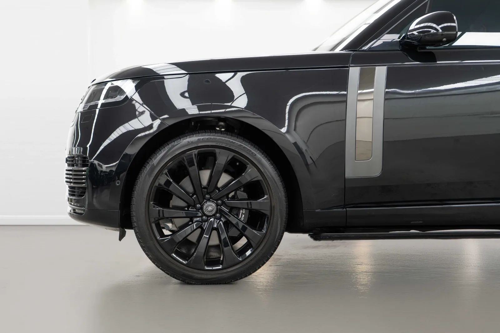 2023 Land Rover Range Rover SV P530, 5/14