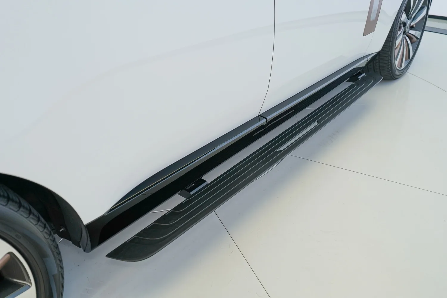 2023 Land Rover Range Rover SV LWB, 9/18