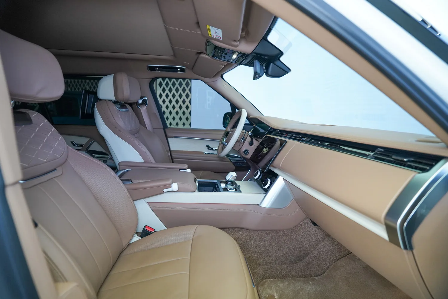 2023 Land Rover Range Rover SV LWB, 12/18