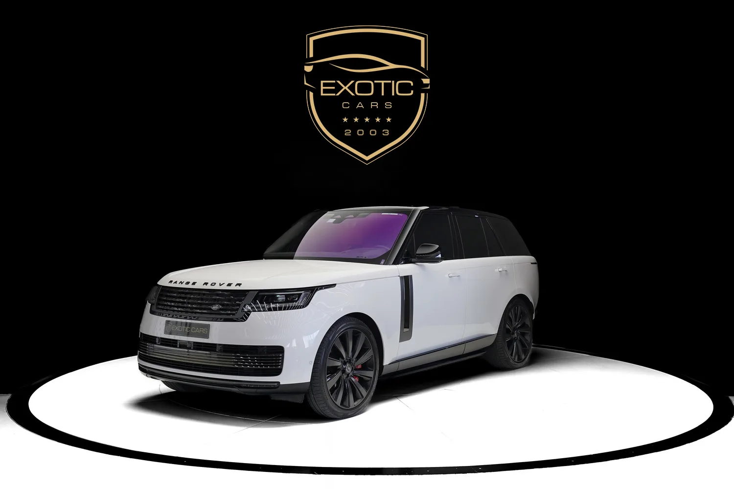 2023 Land Rover Range Rover SV P530 proposée par un concessionnaire spécialisé à Dubaï, Émirats arabes unis, photo principale