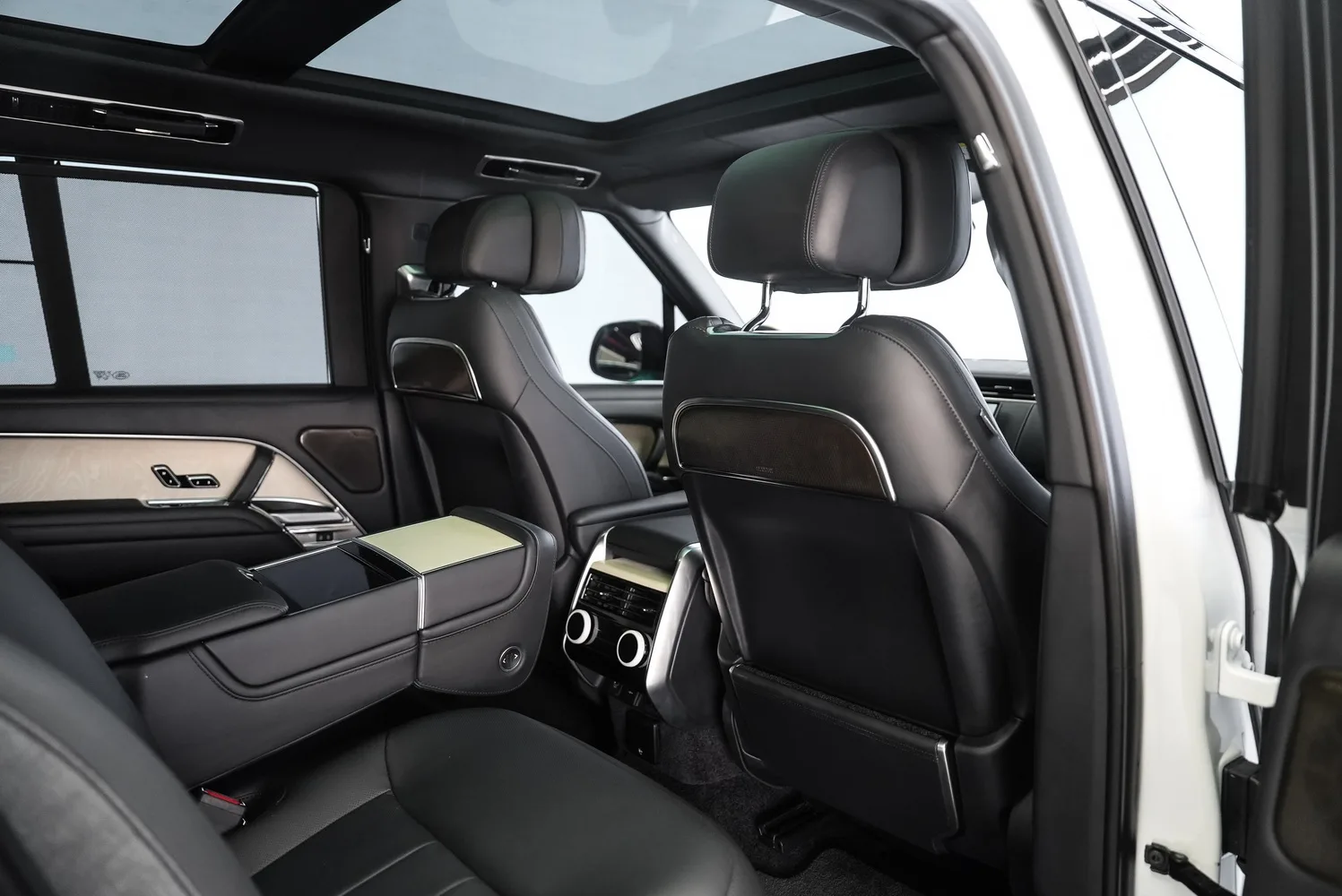 2023 Land Rover Range Rover SV P530, 12/16