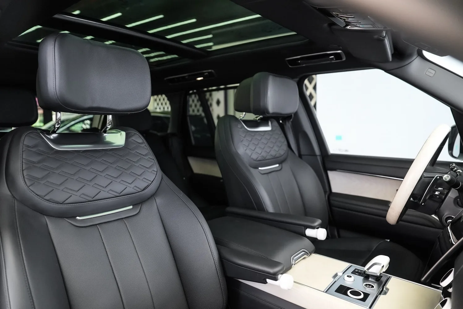 2023 Land Rover Range Rover SV P530, 16/16