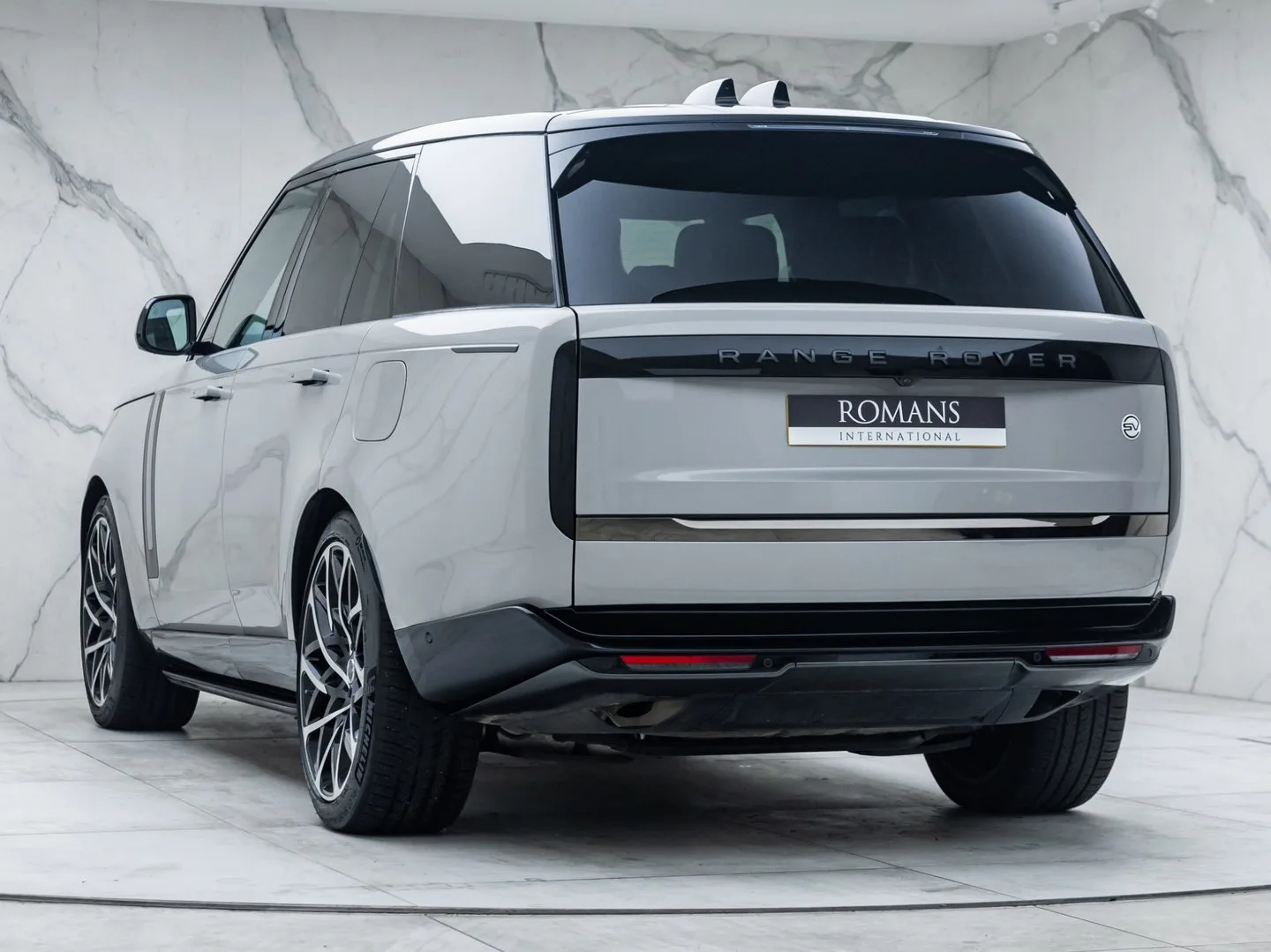 2023 Land Rover Range Rover SV P510e, 5/30