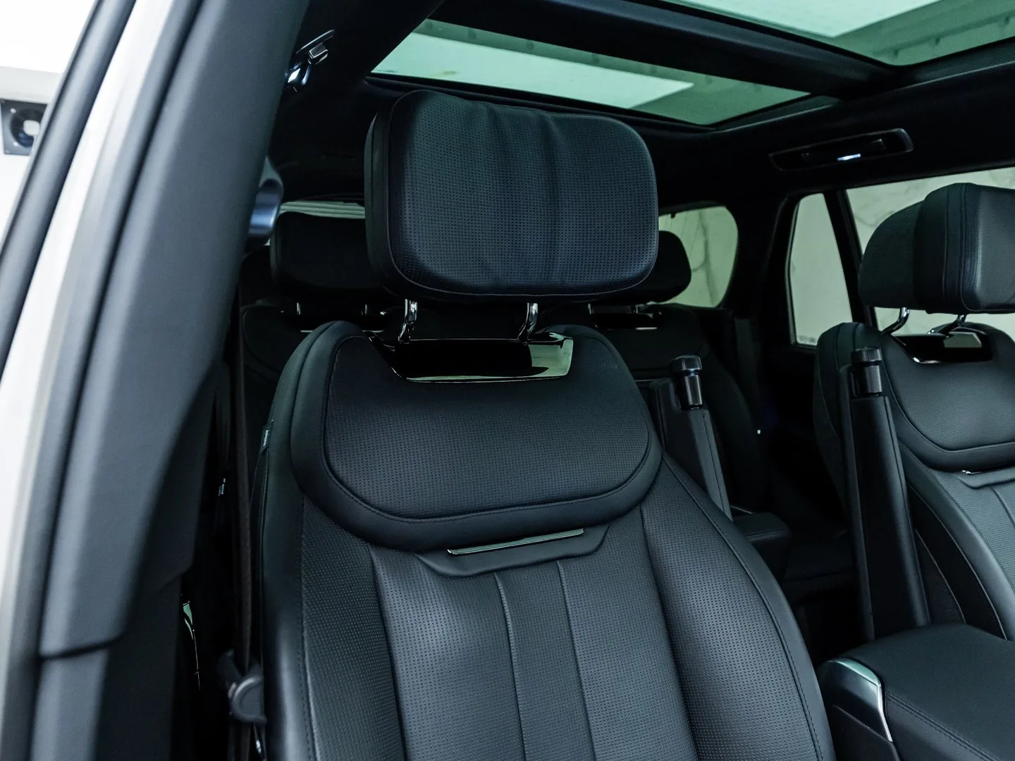 2023 Land Rover Range Rover SV P510e, 7/30