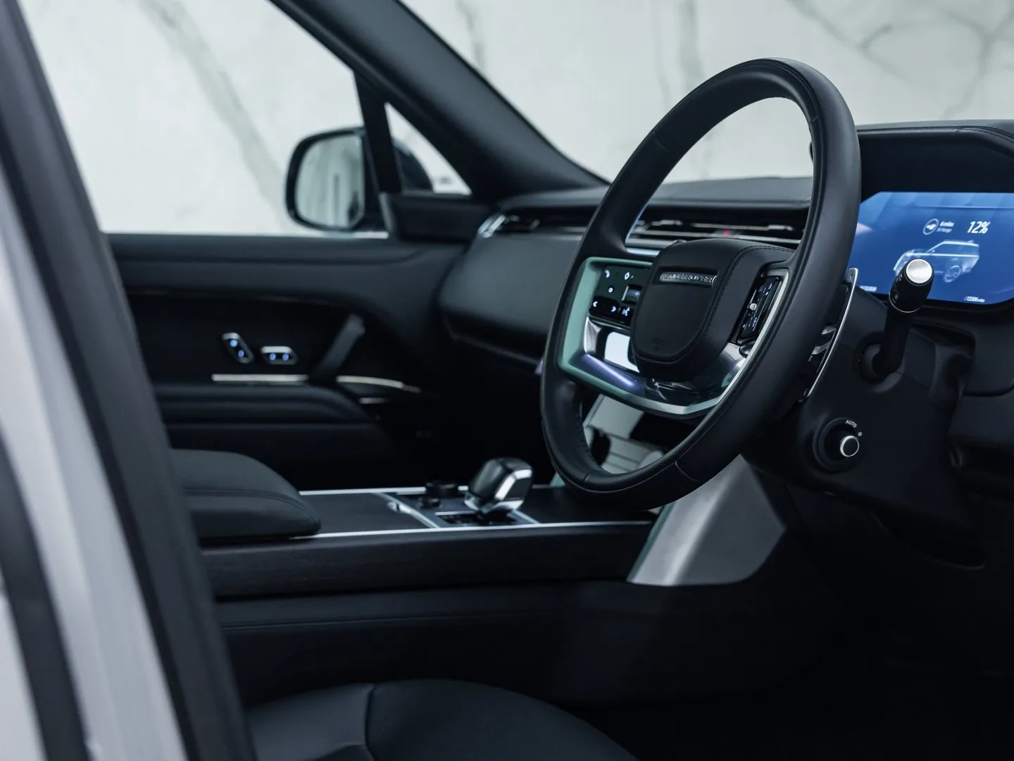 2023 Land Rover Range Rover SV P510e, 9/30