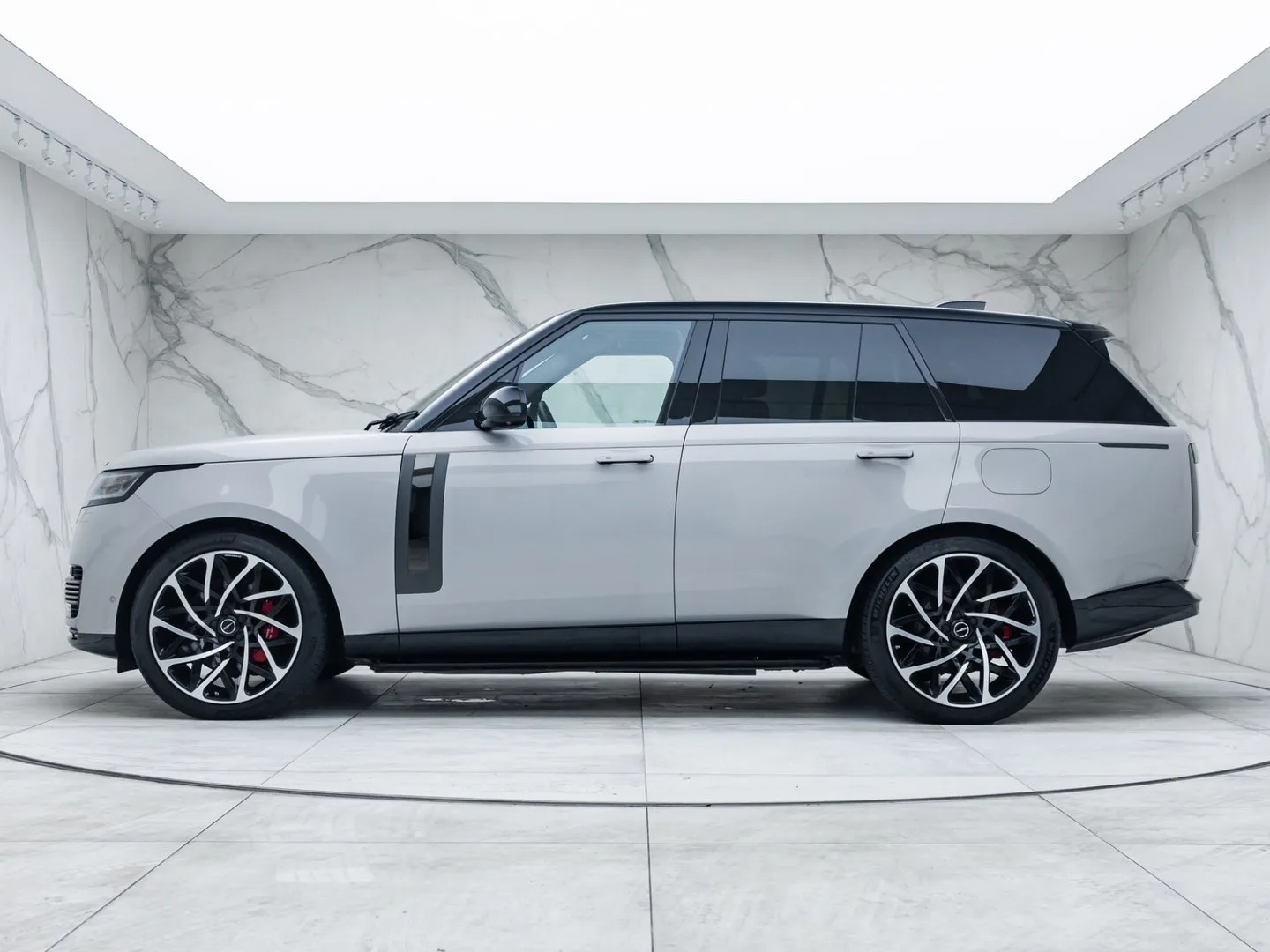 2023 Land Rover Range Rover SV P510e, 13/30