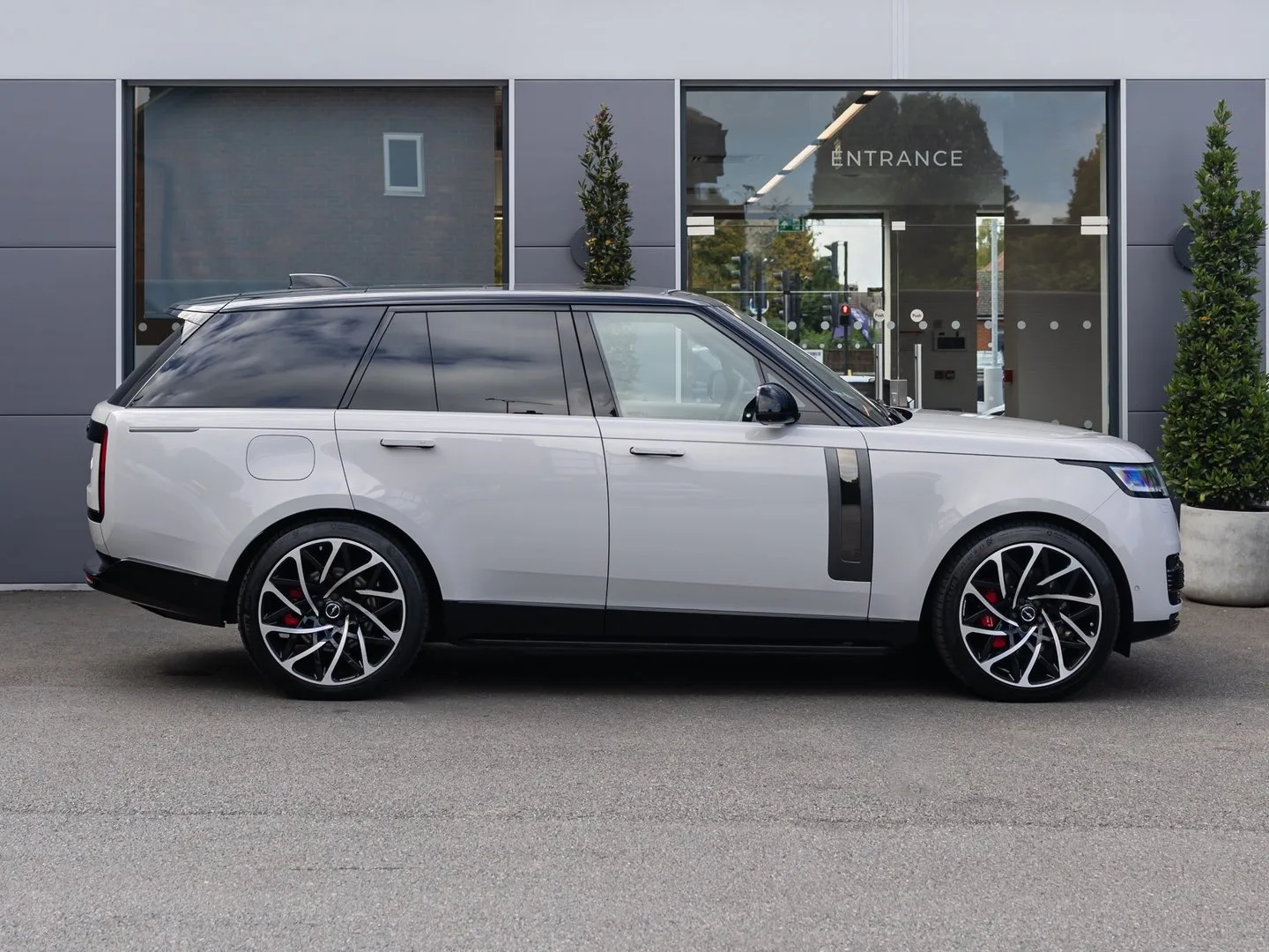 2023 Land Rover Range Rover SV P510e, 20/30