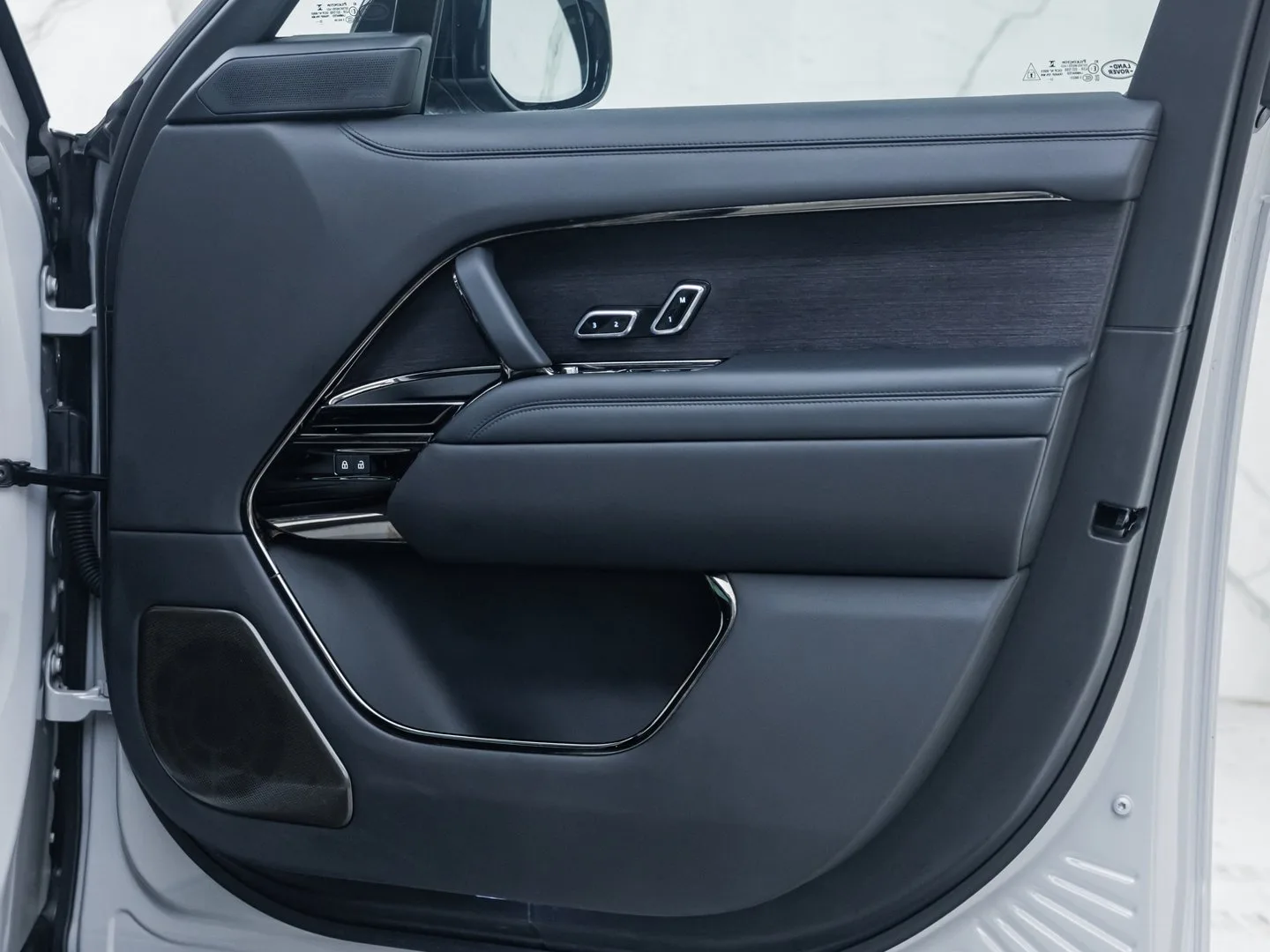 2023 Land Rover Range Rover SV P510e, 22/30
