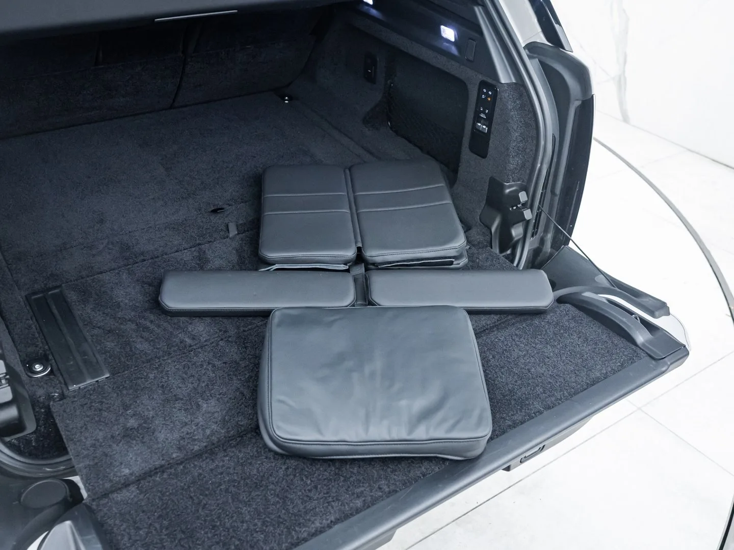 2023 Land Rover Range Rover SV P510e, 25/30