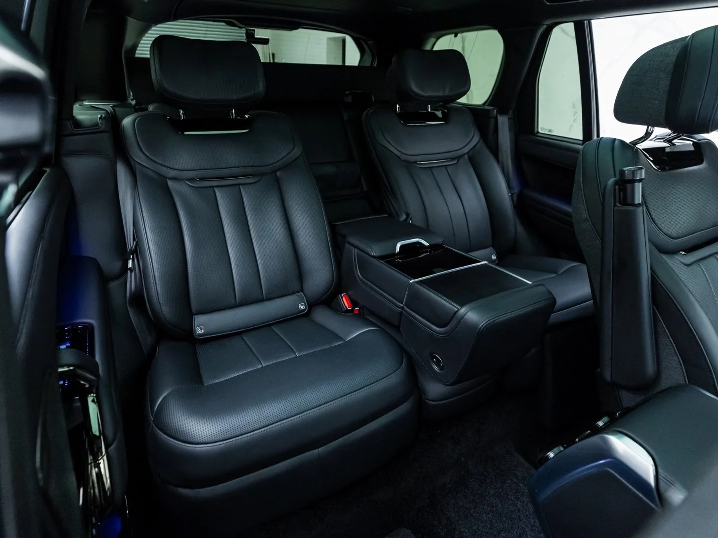 2023 Land Rover Range Rover SV P510e, 30/30