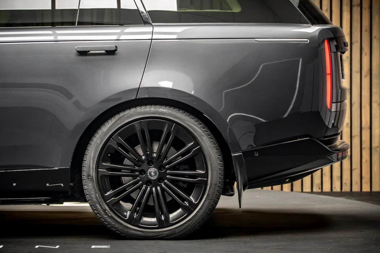 2023 Land Rover Range Rover SV P530, 17/30