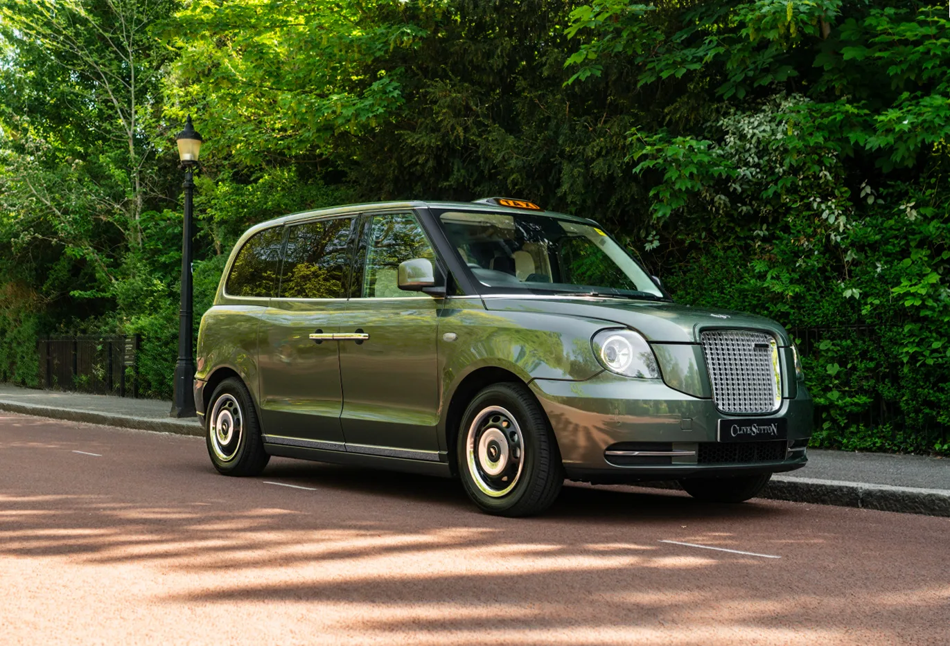 2023 LEVC TX Sutton VIP offered by a specialist dealer in London, United Kingdom, main photo